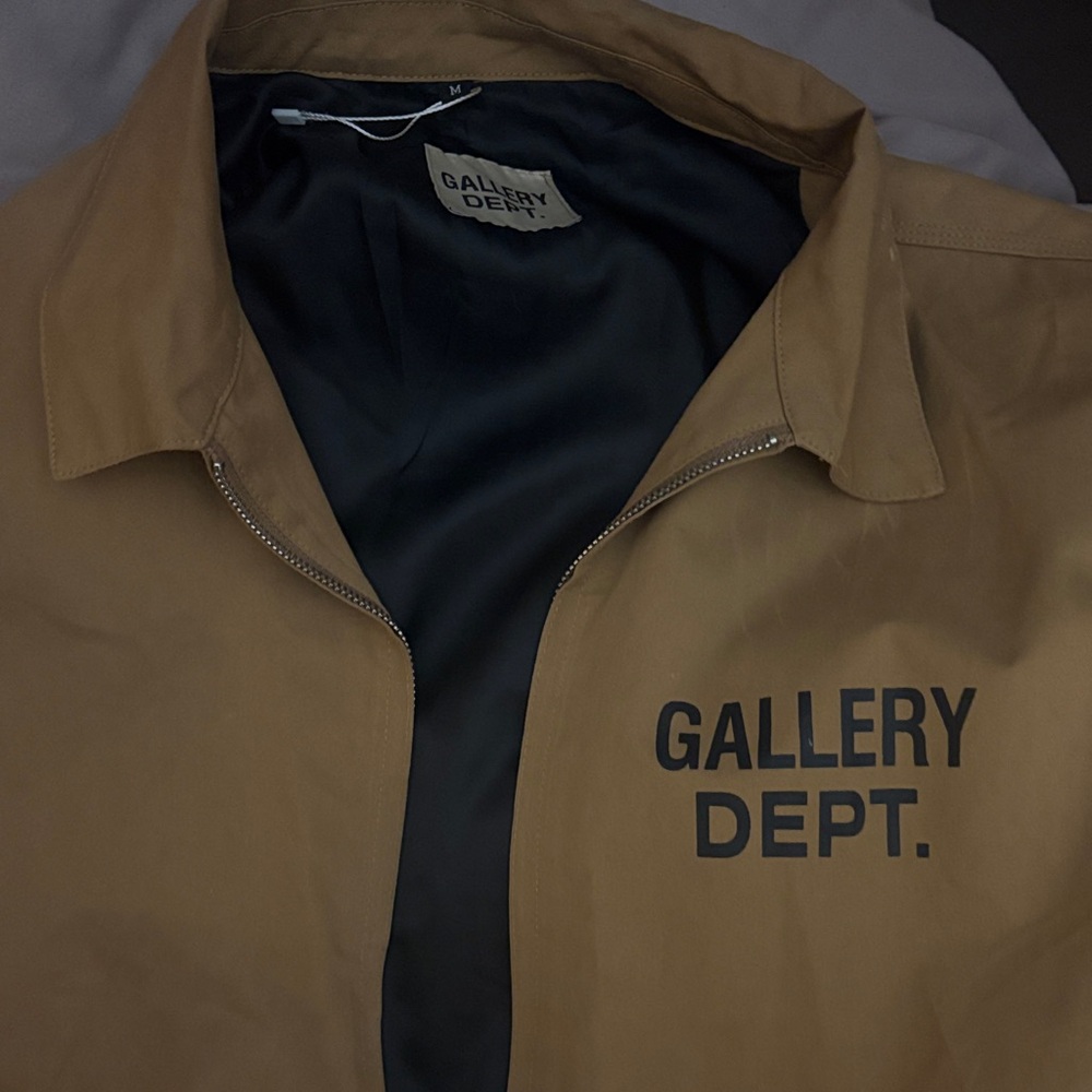 Gallery Dept Tan Coach Jacket with Bold Back Logo - Picture 2 of 3